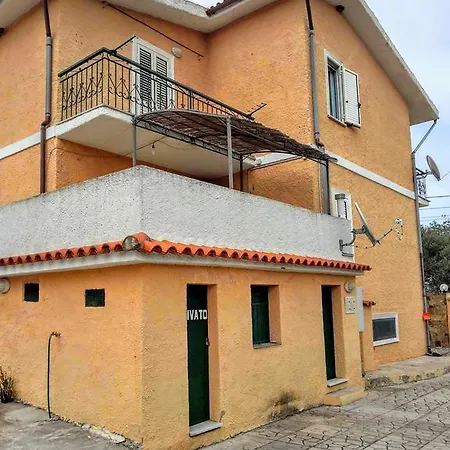 Arancio Giorgio דירה קאלה ליברוטו